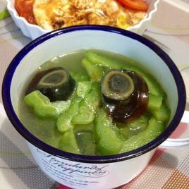 苦瓜豆腐皮蛋湯 苦瓜豆腐皮蛋湯