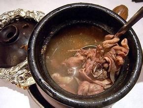 老鴨豬肚煨湯 老鴨豬肚煨湯