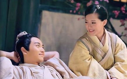 他因“巫蠱之禍”入獄,被兩名女囚餵養長大,終成一代賢君