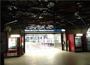 里昂佩拉什站 里昂佩拉什站