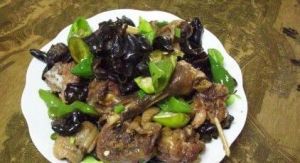 木耳炒雞肉 木耳炒雞肉