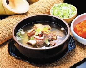 蓮子白合煲瘦肉 蓮子白合煲瘦肉