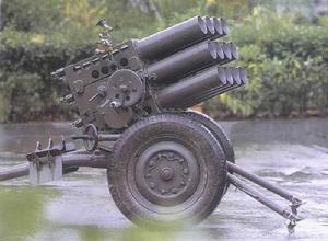 63式107毫米12管火箭炮