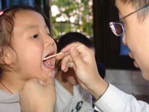 小虎牙不必非要拔除