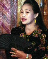 蘭瑙湖瑪冉瑙人達冉根史詩唱述 