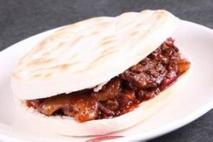 臊子肉夾饃 臊子肉夾饃