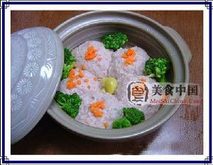 清蒸蟹粉獅子頭