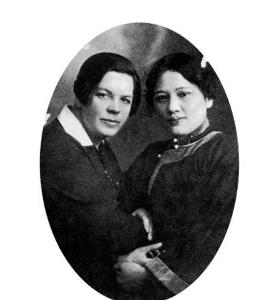 與加里寧夫人合影