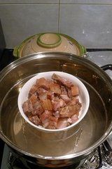 排骨鹹肉土豆煲 排骨鹹肉土豆煲