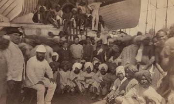 南美小國,印度裔占了多數,首任總統卻被華人當了!