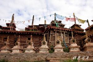 風格古樸的嘎爾寺木塔