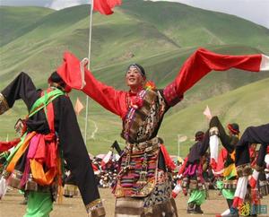 傳統服飾保留苯教文化遺蹟