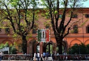 義大利莫德納和勒佐艾米利亞大學 義大利莫德納和勒佐艾米利亞大學