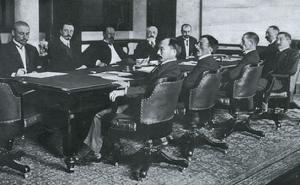日俄簽訂《朴茨茅斯條約》