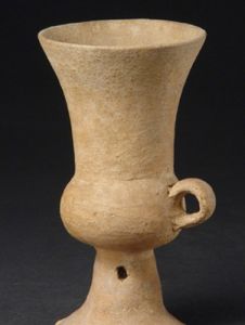 白陶單把杯 白陶單把杯