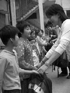 （圖）“代理媽媽”事跡