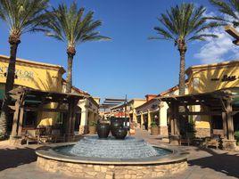 棕櫚泉奧特萊斯 棕櫚泉奧特萊斯