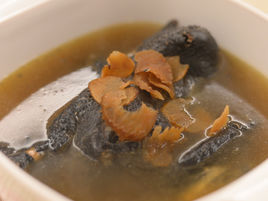 天麻燉烏骨雞 天麻燉烏骨雞