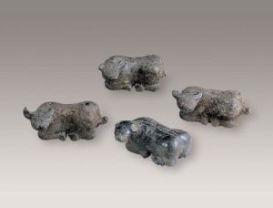 戰國牛虎形青銅器