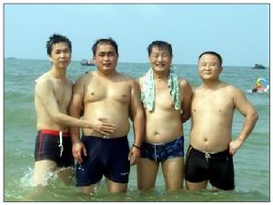 （圖）陳書偉和他的夥伴們：左起二徐大江、孫安明、李選輝