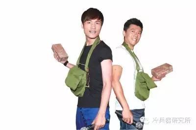 戲說現代冷兵器之王—板磚的使用方法 戲說現代冷兵器之王—板磚的使用方法