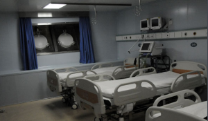 和平方舟號的重病監護室