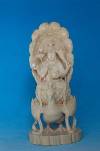 牙雕孔雀明王像 牙雕孔雀明王像