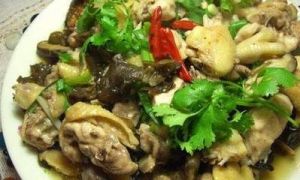 冬菇雲耳蒸雞 冬菇雲耳蒸雞