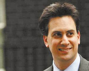 英國工黨領袖米利班德直接促成了“夾心階層”的流行。