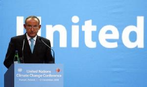 1992年在里約熱內盧舉行的聯合國首腦會議上，154個國家簽署了《聯合國氣候變化框架公約》。