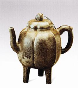 三瓣盉形壺 三瓣盉形壺