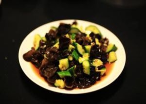 老醋黃瓜拌木耳 老醋黃瓜拌木耳