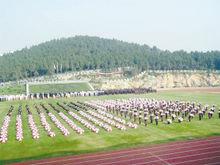 在四中表演傘操