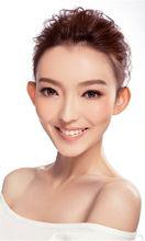 周怡[瑞麗名模，後改名為周軒菲]