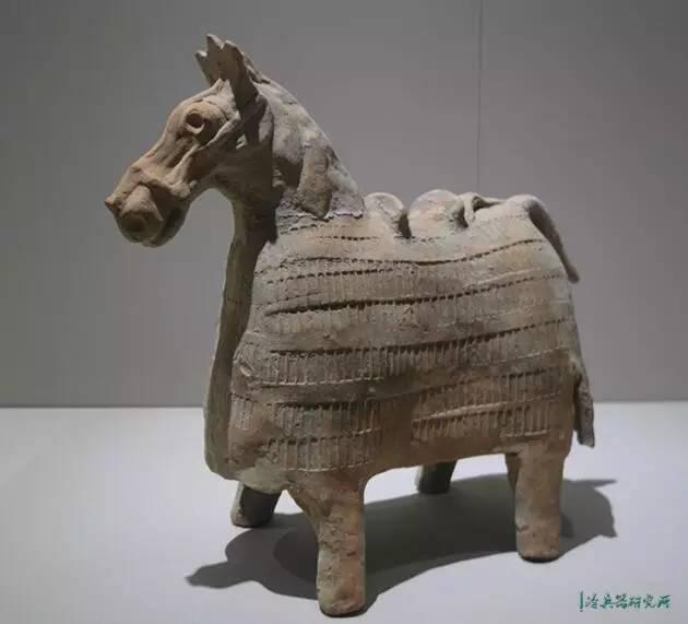 披掛重甲的戰馬
