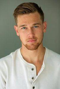 泰勒·約翰·史密斯 泰勒·約翰·史密斯