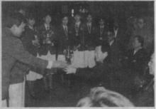 李瑞環親切接見載譽歸來的中學生排球隊