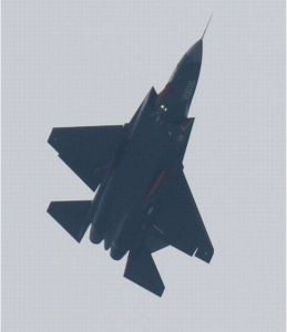 網友於2014年4月10日拍攝到的試飛中的殲-31戰鬥機