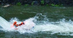 磨盤山漂流 磨盤山漂流