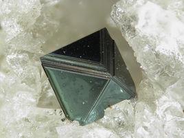 鐵尖晶石 鐵尖晶石