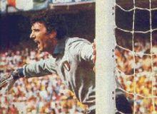 迪諾&middot;佐夫