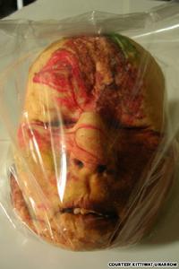 “人體器官”麵包 鮮血淋淋異常恐怖