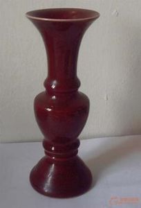 紅釉花觚 紅釉花觚