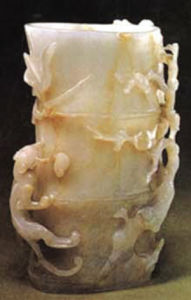 竹筒形螭虎紋玉杯 竹筒形螭虎紋玉杯