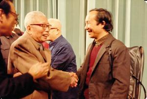 受到宋任窮首長的接見(1988年天橋劇場)