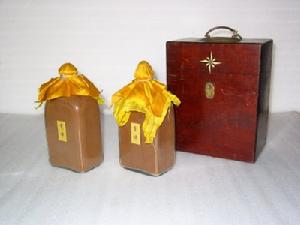 描金花玻璃瓶裝鼻煙