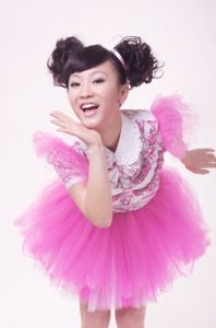 小蜜蜂姐姐（羅依然）