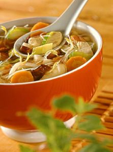 雞湯支竹浸馬蹄雲耳 雞湯支竹浸馬蹄雲耳