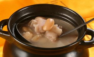 黃豆豬手豐胸湯 黃豆豬手豐胸湯