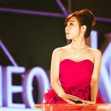 美英[韓國女歌手、主持人]